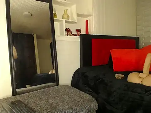 Snapshot of Miss_ellien chatting on 11.06.25 Miss ellien online show from 11.06.25