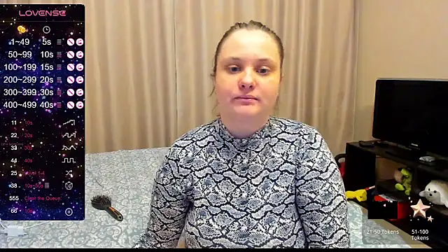 Snapshot of AlanaBrox chatting on 12.12.24 AlanaBrox online show from 12.12.24