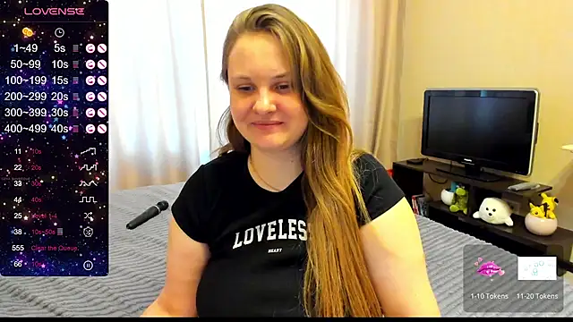 Snapshot of AlanaBrox chatting on 02.27.25 AlanaBrox online show from 02.27.25