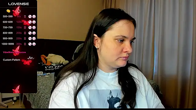 Snapshot of AlanaBrox chatting on 09.09.25 AlanaBrox online show from 09.09.25