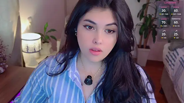 Snapshot of Alyaa_s chatting on 04.26.26 Alyaa s online show from 04.26.26