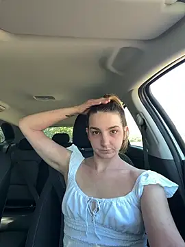 DoriDeluxe66 online show from 04.15.26