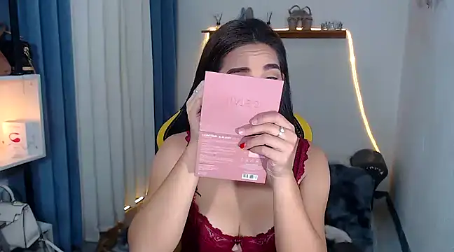 MarieLoveGlamorous online show from 01.03.25