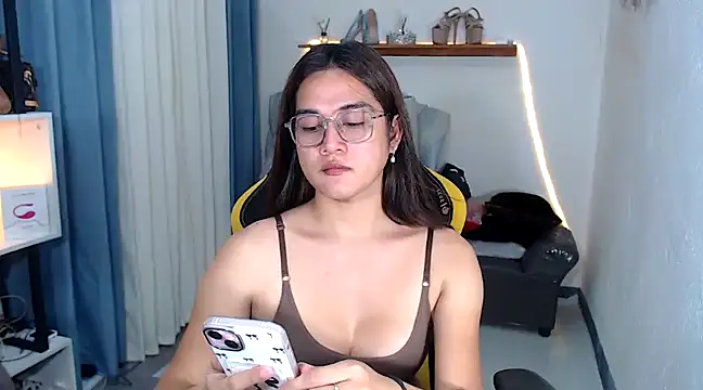 MarieLoveGlamorous online show from 02.01.25