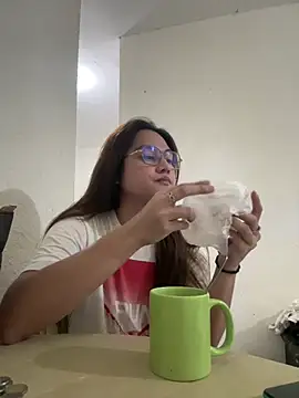 MarieLoveGlamorous online show from 03.03.25