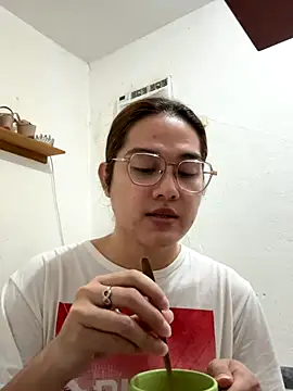 MarieLoveGlamorous online show from 09.30.25