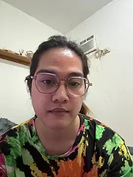 Snapshot of MarieLoveGlamorous chatting on 05.31.26 MarieLoveGlamorous online show from 05.31.26