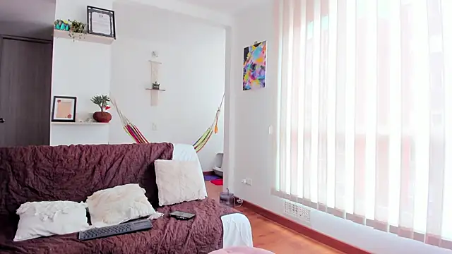 karlye 5 online show from 02.21.25