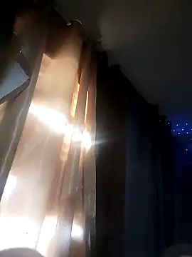 Snapshot of BreakBread974 chatting on 02.08.25 BreakBread974 online show from 02.08.25