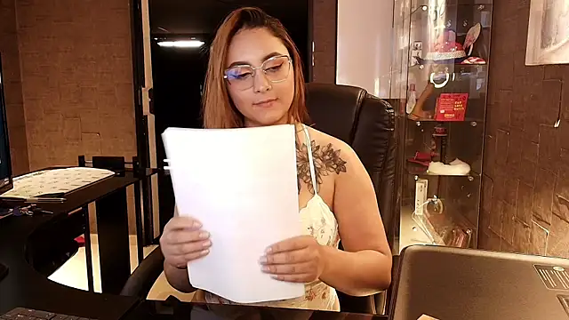 Emiily W online show from 10.21.25