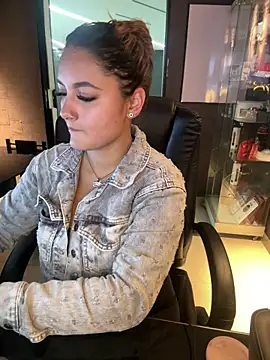 Emiily W online show from 12.14.25