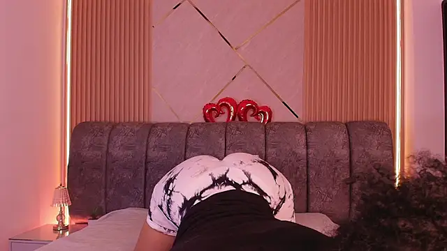 Snapshot of naia_blessed chatting on 02.25.26 naia blessed online show from 02.25.26