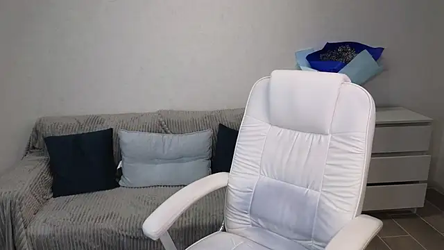 EvaMaddison online show from 01.05.25