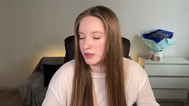 EvaMaddison online show from 04.08.26