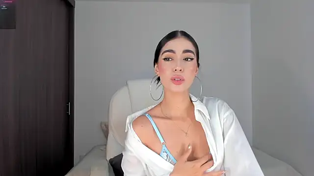 Snapshot of RebeccaBaxter chatting on 02.28.25 RebeccaBaxter online show from 02.28.25