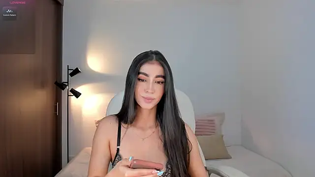 Snapshot of RebeccaBaxter chatting on 03.12.26 RebeccaBaxter online show from 03.12.26