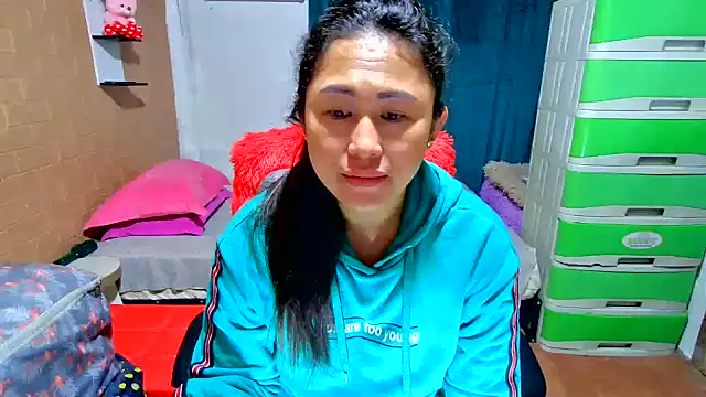 Snapshot of M_e_c_e_l chatting on 02.12.26 M e c e l online show from 02.12.26