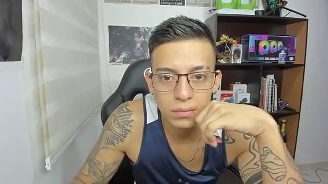 SIXXTOLOVE18 online show from 03.06.25