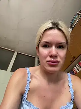 Snapshot of Keylili chatting on 05.08.26 Keylili online show from 05.08.26
