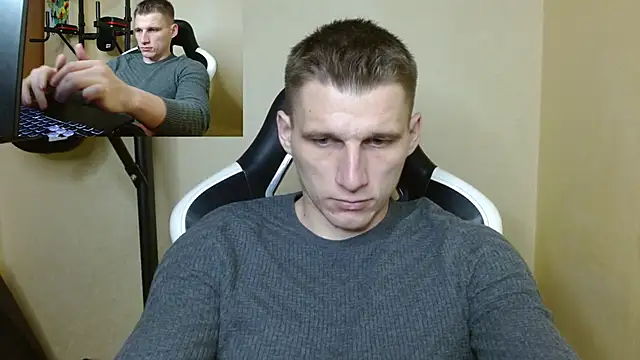 Snapshot of PoliglotJoe chatting on 12.21.24 PoliglotJoe online show from 12.21.24
