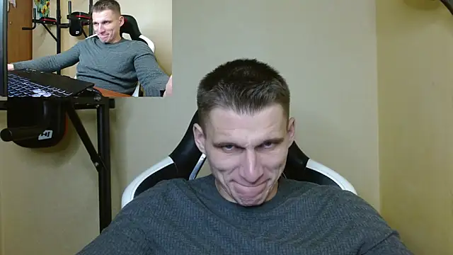 Snapshot of PoliglotJoe chatting on 12.22.24 PoliglotJoe online show from 12.22.24