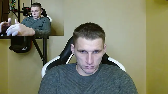 Snapshot of PoliglotJoe chatting on 12.27.24 PoliglotJoe online show from 12.27.24
