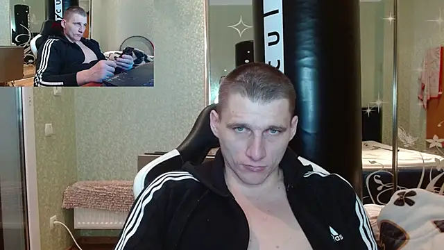 Snapshot of PoliglotJoe chatting on 02.08.25 PoliglotJoe online show from 02.08.25