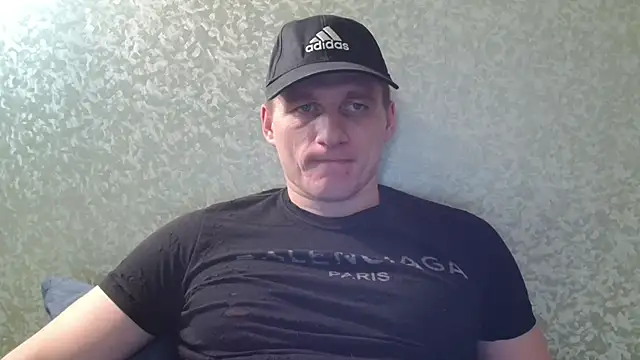 Snapshot of PoliglotJoe chatting on 03.07.25 PoliglotJoe online show from 03.07.25