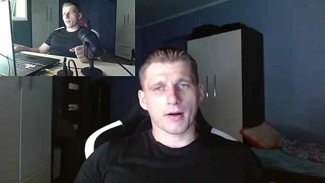 Snapshot of PoliglotJoe chatting on 09.09.25 PoliglotJoe online show from 09.09.25