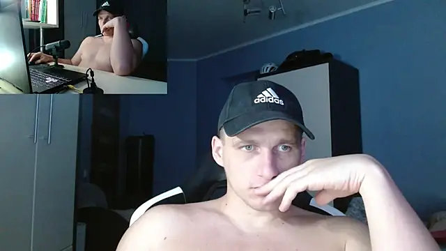 Snapshot of PoliglotJoe chatting on 09.22.25 PoliglotJoe online show from 09.22.25