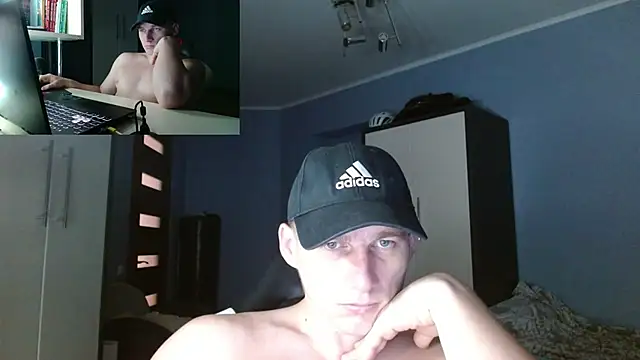 Snapshot of PoliglotJoe chatting on 09.23.25 PoliglotJoe online show from 09.23.25