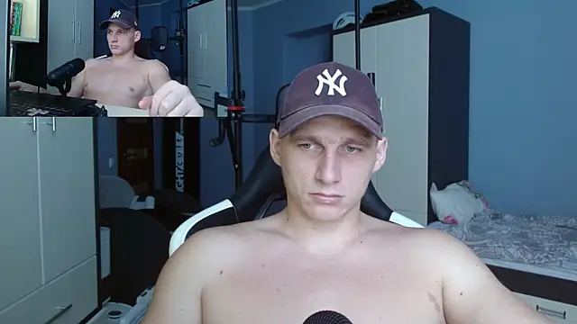 Snapshot of PoliglotJoe chatting on 10.05.25 PoliglotJoe online show from 10.05.25