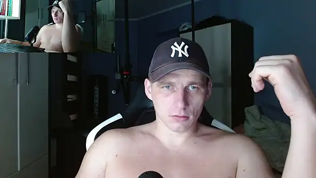 Snapshot of PoliglotJoe chatting on 10.15.25 PoliglotJoe online show from 10.15.25