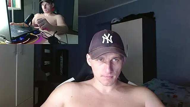 Snapshot of PoliglotJoe chatting on 10.16.25 PoliglotJoe online show from 10.16.25