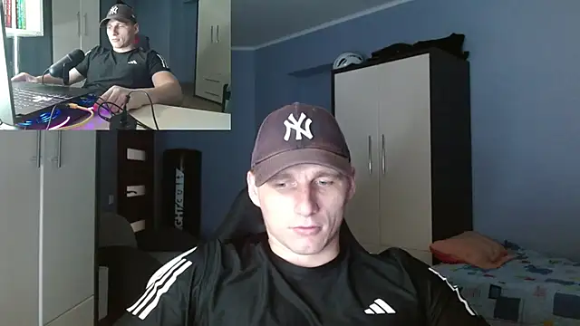 Snapshot of PoliglotJoe chatting on 10.17.25 PoliglotJoe online show from 10.17.25