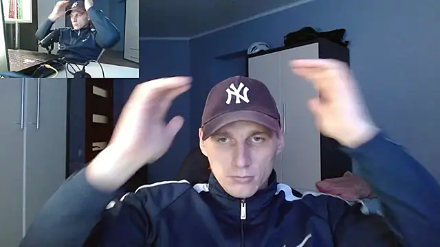 Snapshot of PoliglotJoe chatting on 10.20.25 PoliglotJoe online show from 10.20.25