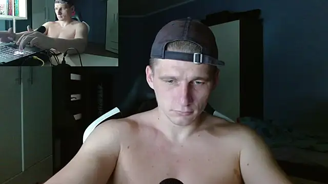 Snapshot of PoliglotJoe chatting on 10.21.25 PoliglotJoe online show from 10.21.25