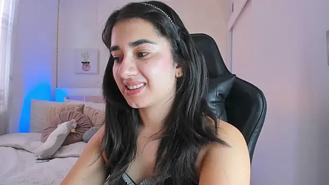 annadu011 online show from 01.31.25