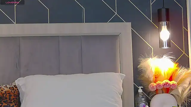 EmyLaveau online show from 01.30.25