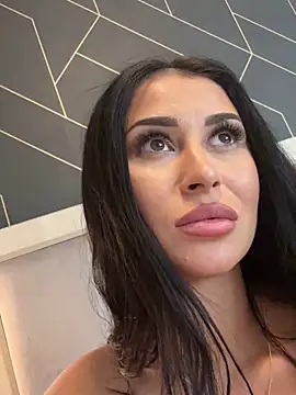 EmyLaveau online show from 02.21.25