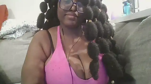 Snapshot of MissCC99 chatting on 11.04.25 MissCC99 online show from 11.04.25