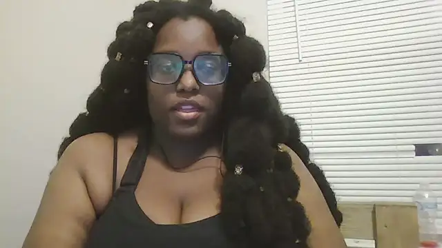 Snapshot of MissCC99 chatting on 11.30.25 MissCC99 online show from 11.30.25