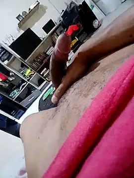 Snapshot of JamesQuaresma chatting on 02.26.25 JamesQuaresma online show from 02.26.25