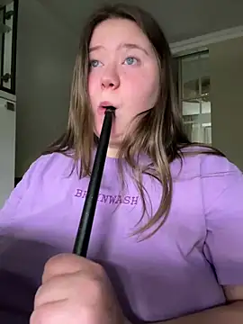 Snapshot of remirann_ chatting on 01.06.25 remirann online show from 01.06.25