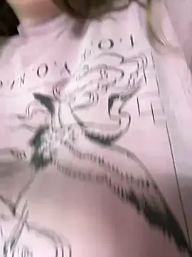 Snapshot of remirann_ chatting on 01.25.25 remirann online show from 01.25.25