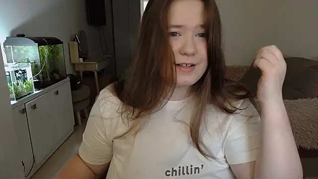 Snapshot of remirann_ chatting on 02.15.25 remirann online show from 02.15.25