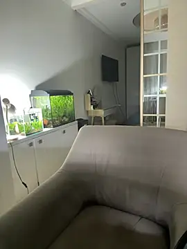 Snapshot of remirann_ chatting on 02.26.25 remirann online show from 02.26.25