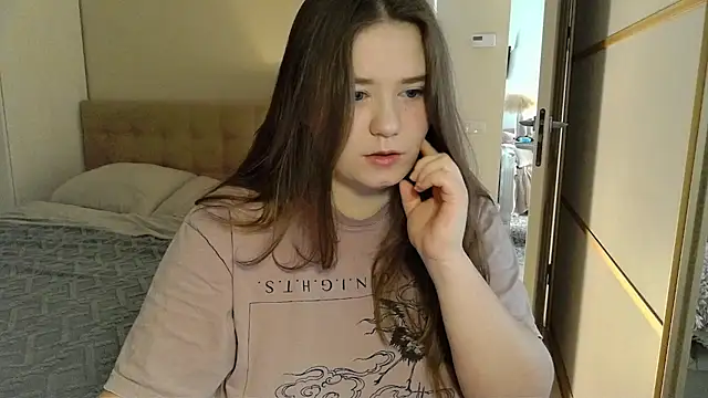 Snapshot of remirann_ chatting on 03.08.25 remirann online show from 03.08.25