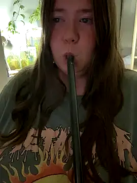 Snapshot of remirann_ chatting on 09.22.25 remirann online show from 09.22.25