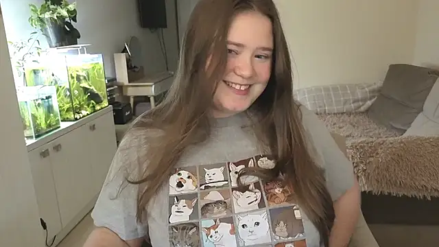 Snapshot of remirann_ chatting on 11.10.25 remirann online show from 11.10.25